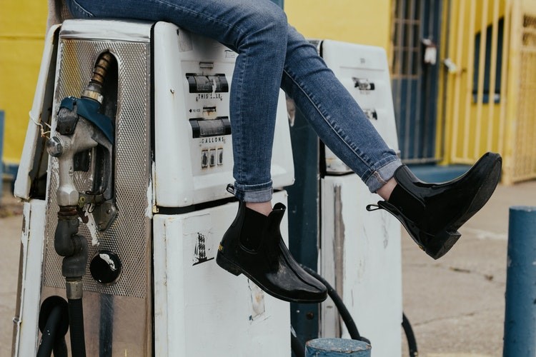 FUEL FEASTING: CALCULATE YOUR CAR’S FUEL DIET!