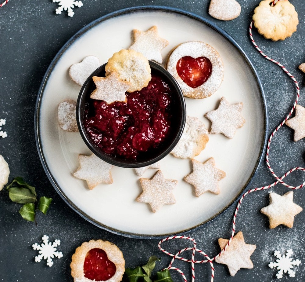 DOGS WILL LOVE THESE CHRISTMAS COOKIES TO BITS!