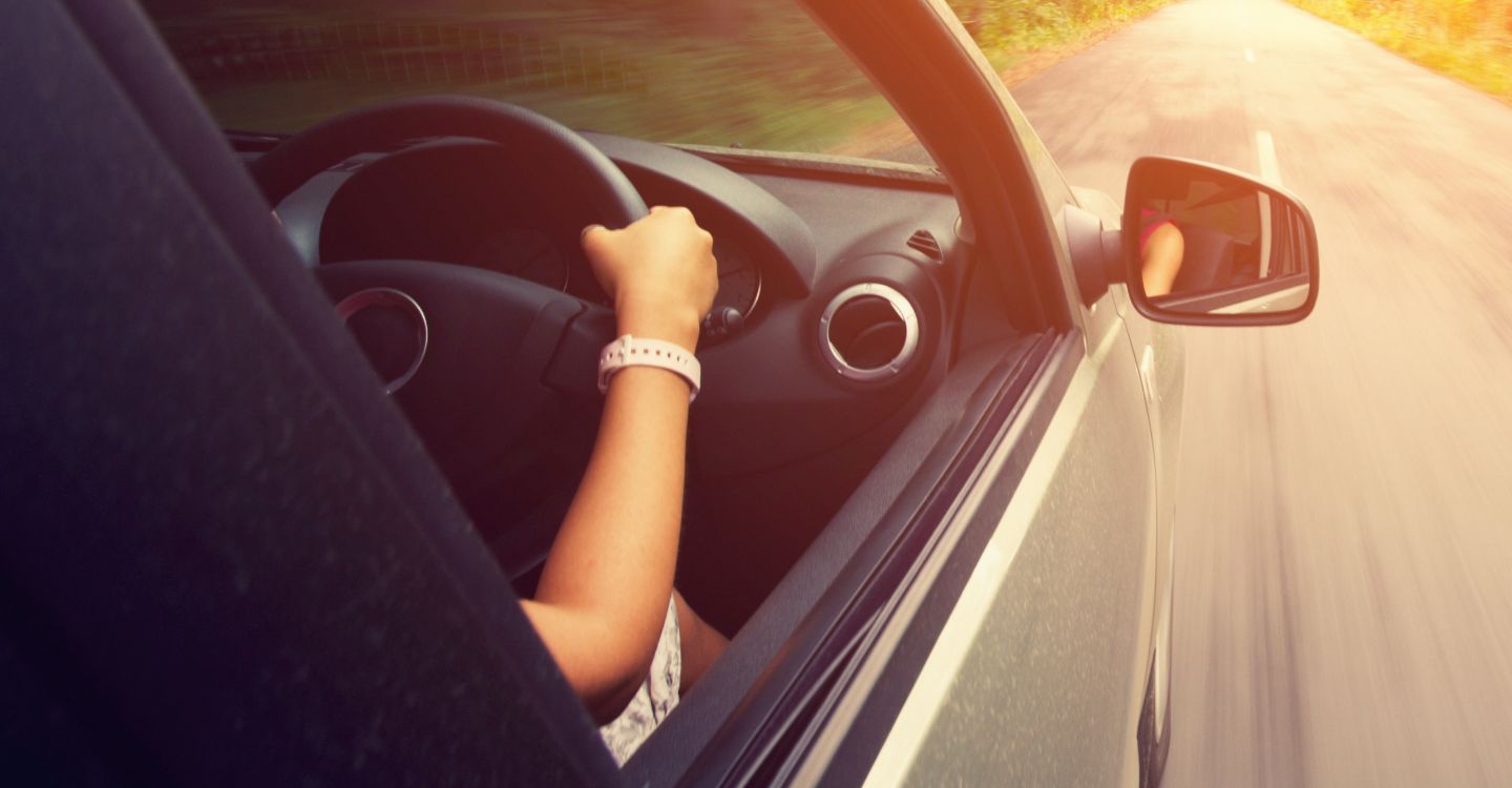 CAN YOU DRIVE AROUND WITH A PICTURE OF YOUR LICENCE?