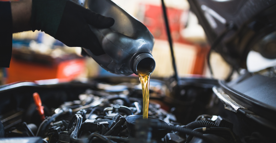 8 ESSENTIAL CAR MAINTENANCE TIPS