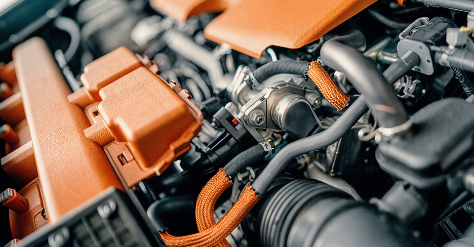 A close-up of a car engine, one of the parts covered under your extended motor warranty with Dotsure.